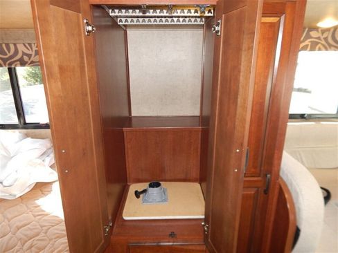 Used 2015 Mercedes-Benz Sprinter 3500 image 44