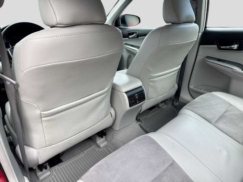Used 2012 Toyota Camry XLE w/ Leather Pkg FWD image 17