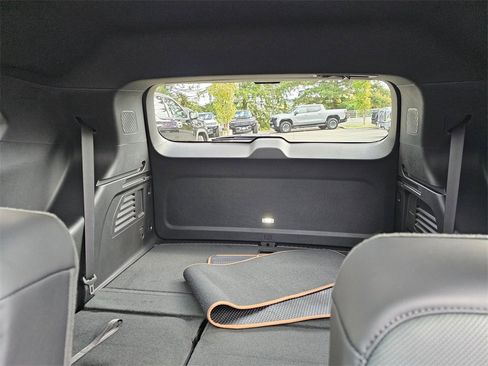 New 2026 GMC Acadia AT4 w/ Luxury Package image 21