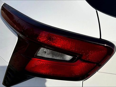 Used 2024 Chevrolet Trax LT w/ Driver Confidence Package image 22