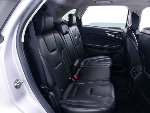 Used 2019 Ford Edge Titanium FWD image 36