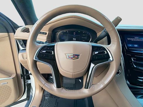 Used 2019 Cadillac Escalade Platinum image 36