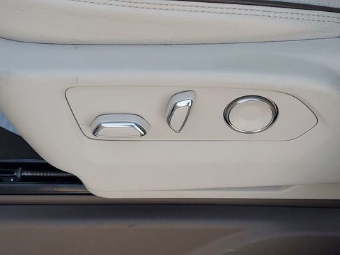 Used 2021 GMC Yukon Denali w/ Denali Premium Package image 29