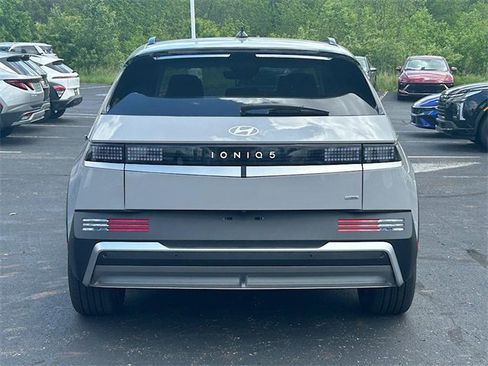 New 2025 Hyundai Ioniq 5 SEL image 7