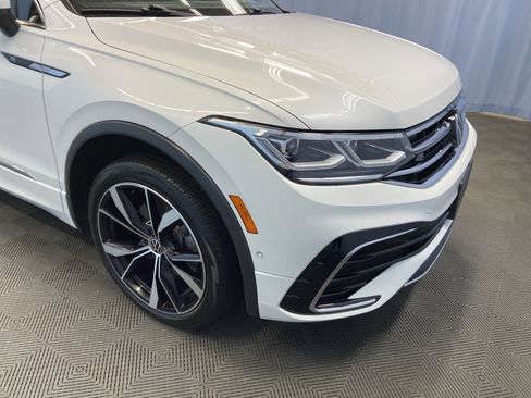 Used 2022 Volkswagen Tiguan SEL R-Line image 50