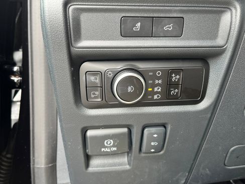 Certified 2023 Ford Expedition Max Platinum image 24