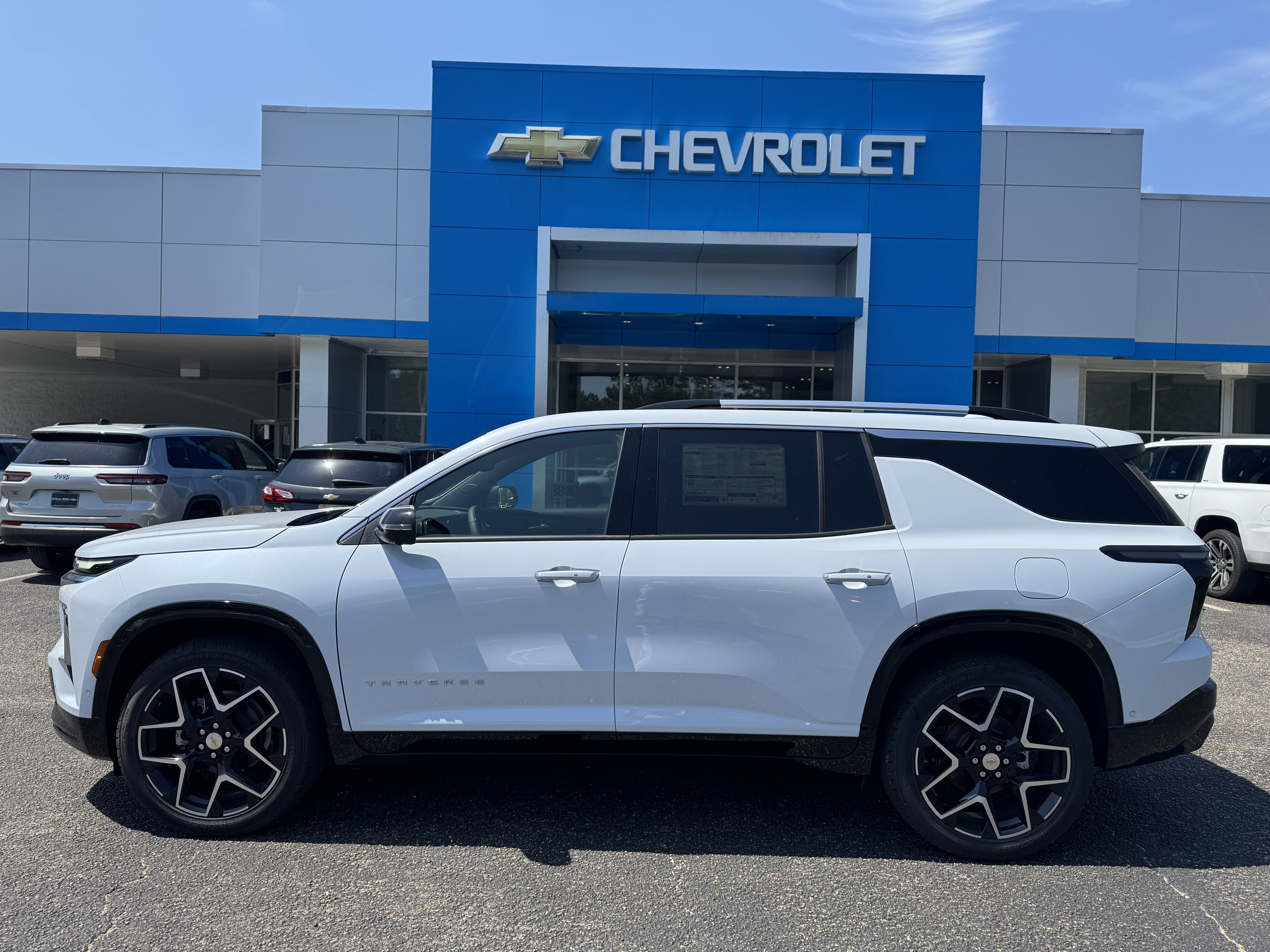 New 2026 Chevrolet Traverse High Country FWD image 1