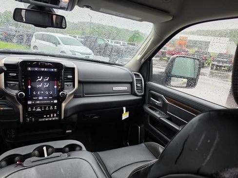 Used 2024 RAM 2500 Laramie AWD/4WD image 14