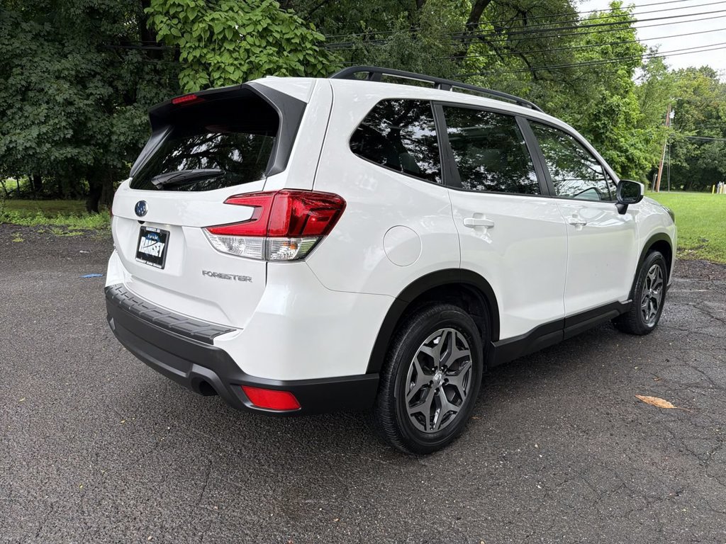 Certified 2023 Subaru Forester Premium AWD/4WD image 8