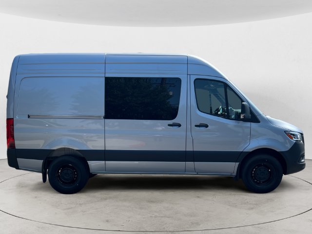 Used 2025 Mercedes-Benz Sprinter 2500 image 4
