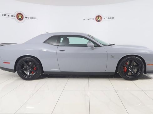 Used 2021 Dodge Challenger SRT Hellcat image 2