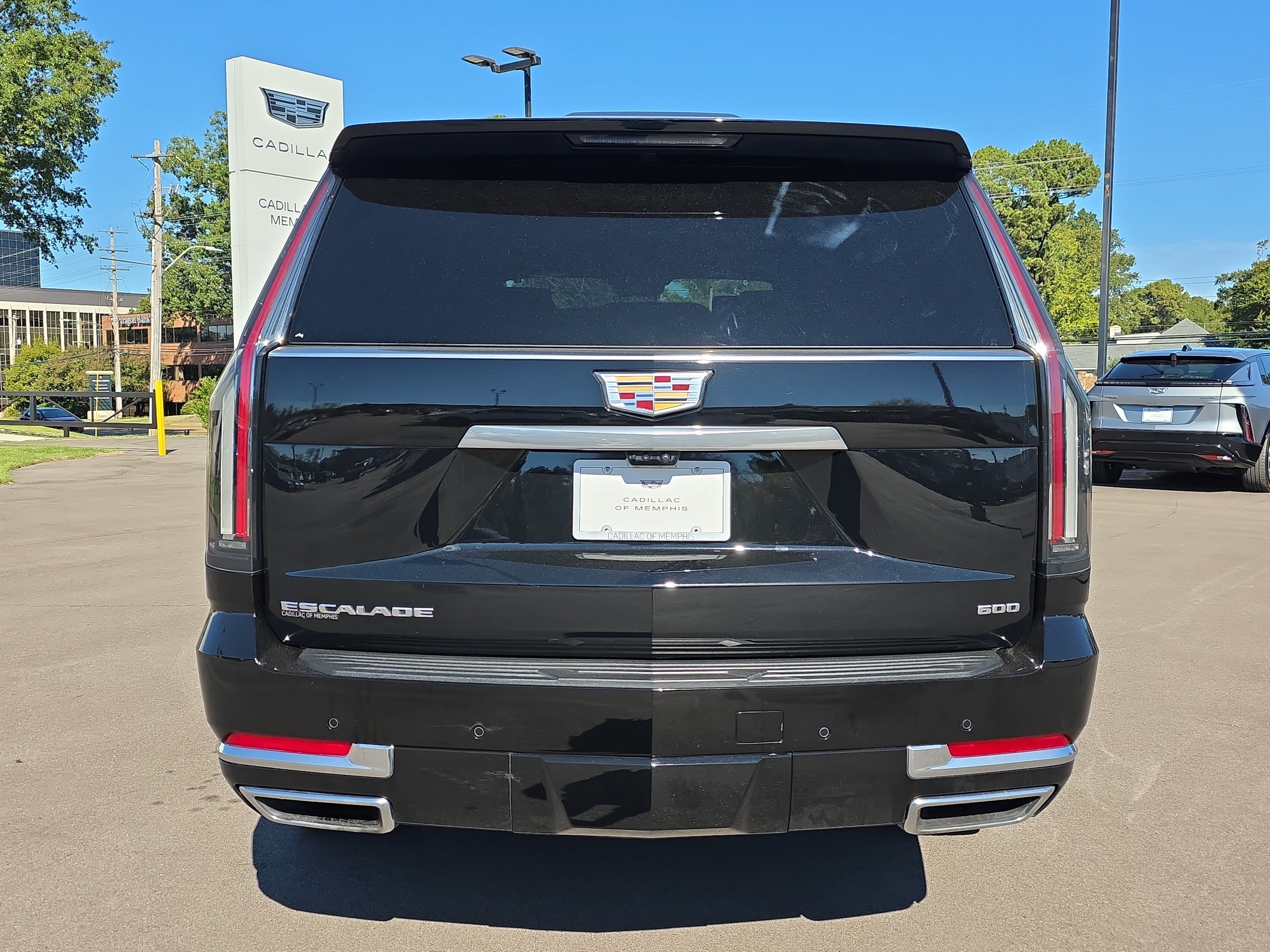 Used 2025 Cadillac Escalade ESV Premium Luxury w/ Touring Package AWD/4WD image 4