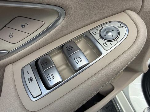 Used 2018 Mercedes-Benz C 300 Sedan image 24