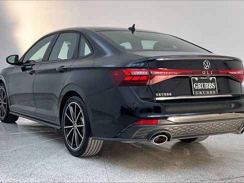 Used 2025 Volkswagen Jetta GLI Autobahn image 2
