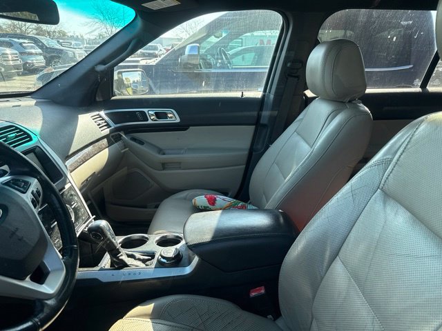 Used 2014 Ford Explorer Limited w/ Equipment Group 302A AWD/4WD image 9