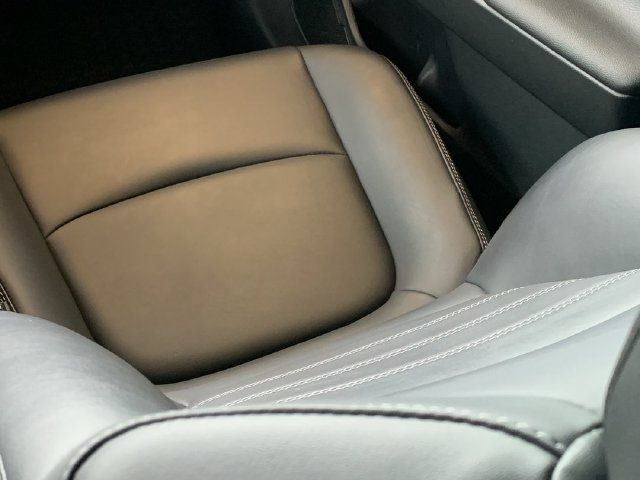 Used 2019 Toyota RAV4 XLE Premium FWD image 33