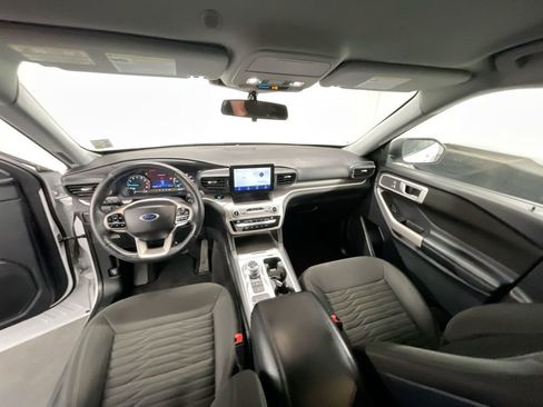 Used 2020 Ford Explorer XLT image 19