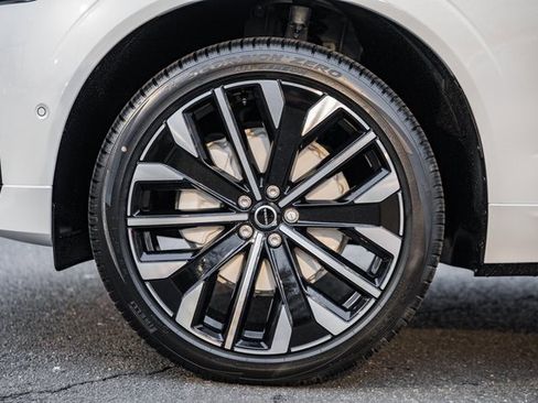 New 2026 Volvo XC60 B5 Ultra w/ Protection Package Premier image 17