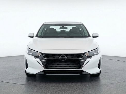 Used 2025 Nissan Sentra SV FWD image 2