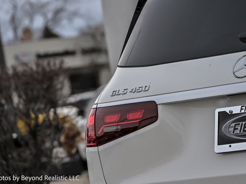 Used 2024 Mercedes-Benz GLS 450 4MATIC w/ AMG Line Exterior image 15