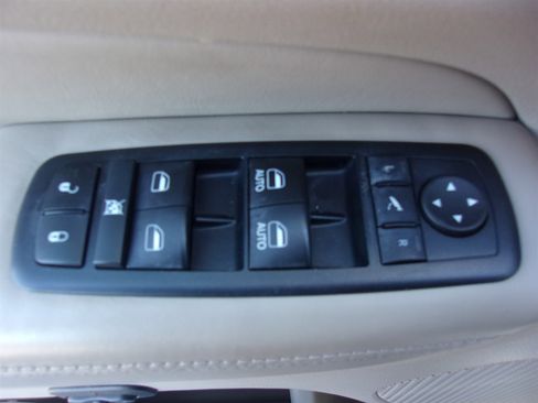 Used 2017 Jeep Grand Cherokee Overland image 28