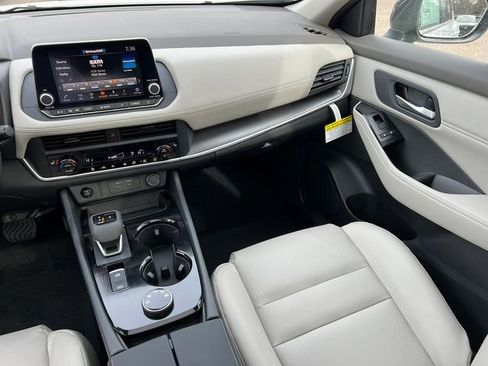 New 2026 Nissan Rogue SV image 32