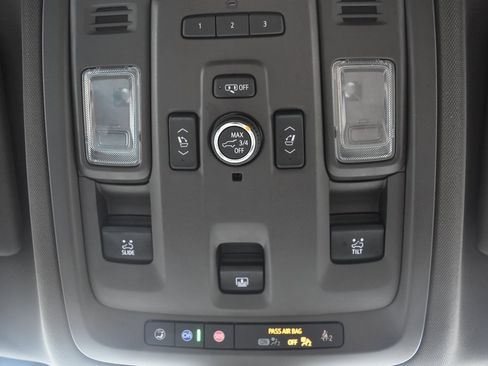 Used 2021 Chevrolet Tahoe Z71 w/ Luxury Package image 20