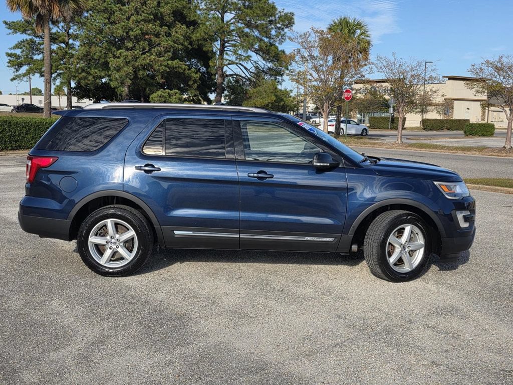 Used 2016 Ford Explorer XLT w/ Equipment Group 202A AWD/4WD image 35