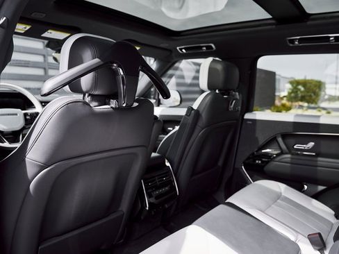 Used 2025 Land Rover Range Rover Sport Dynamic SE image 72