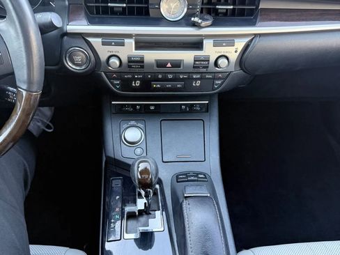 Used 2014 Lexus ES 350 w/ Luxury Package image 15