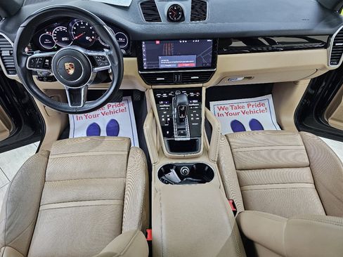 Used 2020 Porsche Cayenne image 30