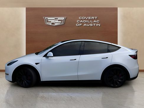Used 2025 Tesla Model Y Performance AWD/4WD image 2