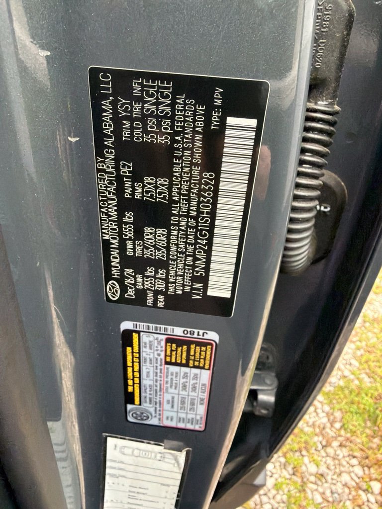 Used 2025 Hyundai Santa Fe SEL FWD image 3