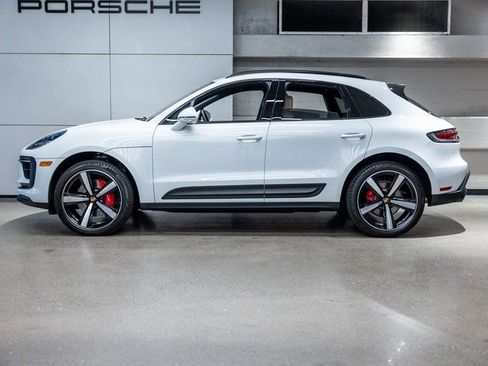 Certified 2025 Porsche Macan S image 2