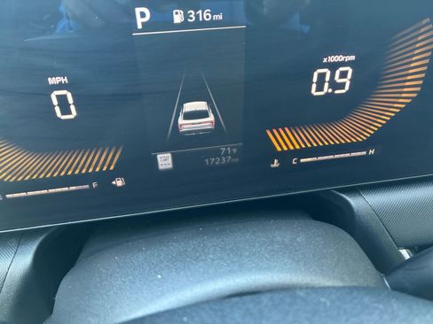 Used 2025 Kia K4 LXS image 39