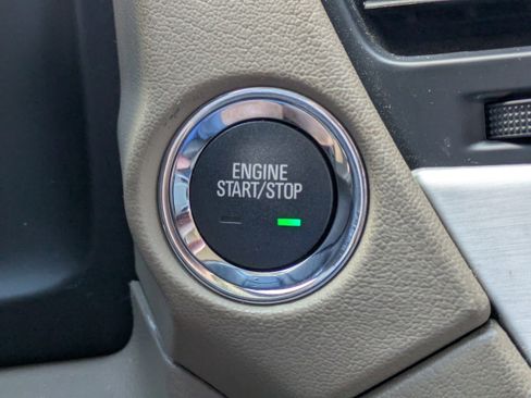 Used 2020 GMC Yukon SLT w/ Premium Edition image 30