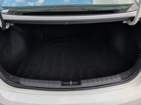 Used 2020 Hyundai Elantra SE w/ Cargo Package (C1) FWD image 18