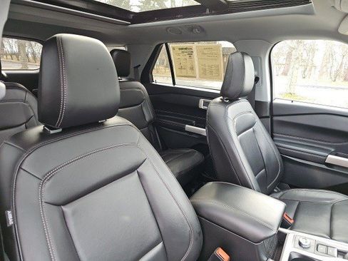 Used 2023 Ford Explorer XLT w/ Equipment Group 202A image 12