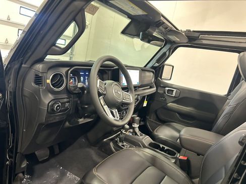 New 2025 Jeep Wrangler Sahara w/ Technology Group image 17