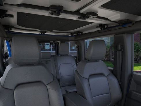 New 2025 Ford Bronco Badlands image 12