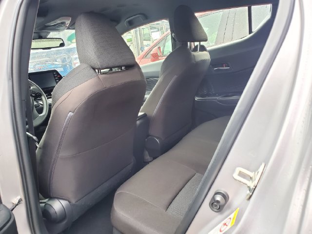Used 2019 Toyota C-HR LE FWD image 12