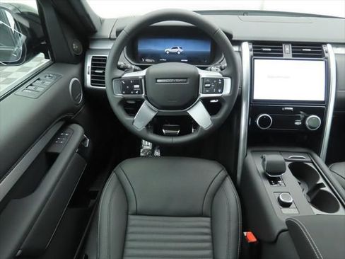 New 2026 Land Rover Discovery Limited Edition image 10