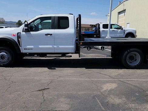 New 2025 Ford F550 4x4 SuperCab Super Duty image 3