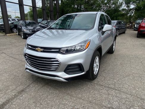 Used 2020 Chevrolet Trax LS w/ Tint and Cruise Package FWD image 2