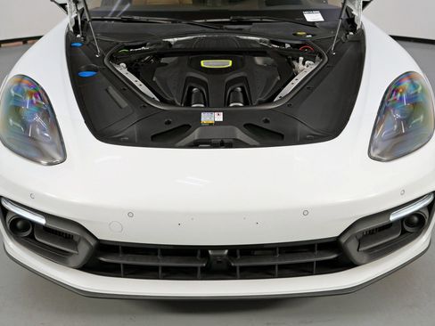 Used 2021 Porsche Panamera 4S w/ Premium Package image 8