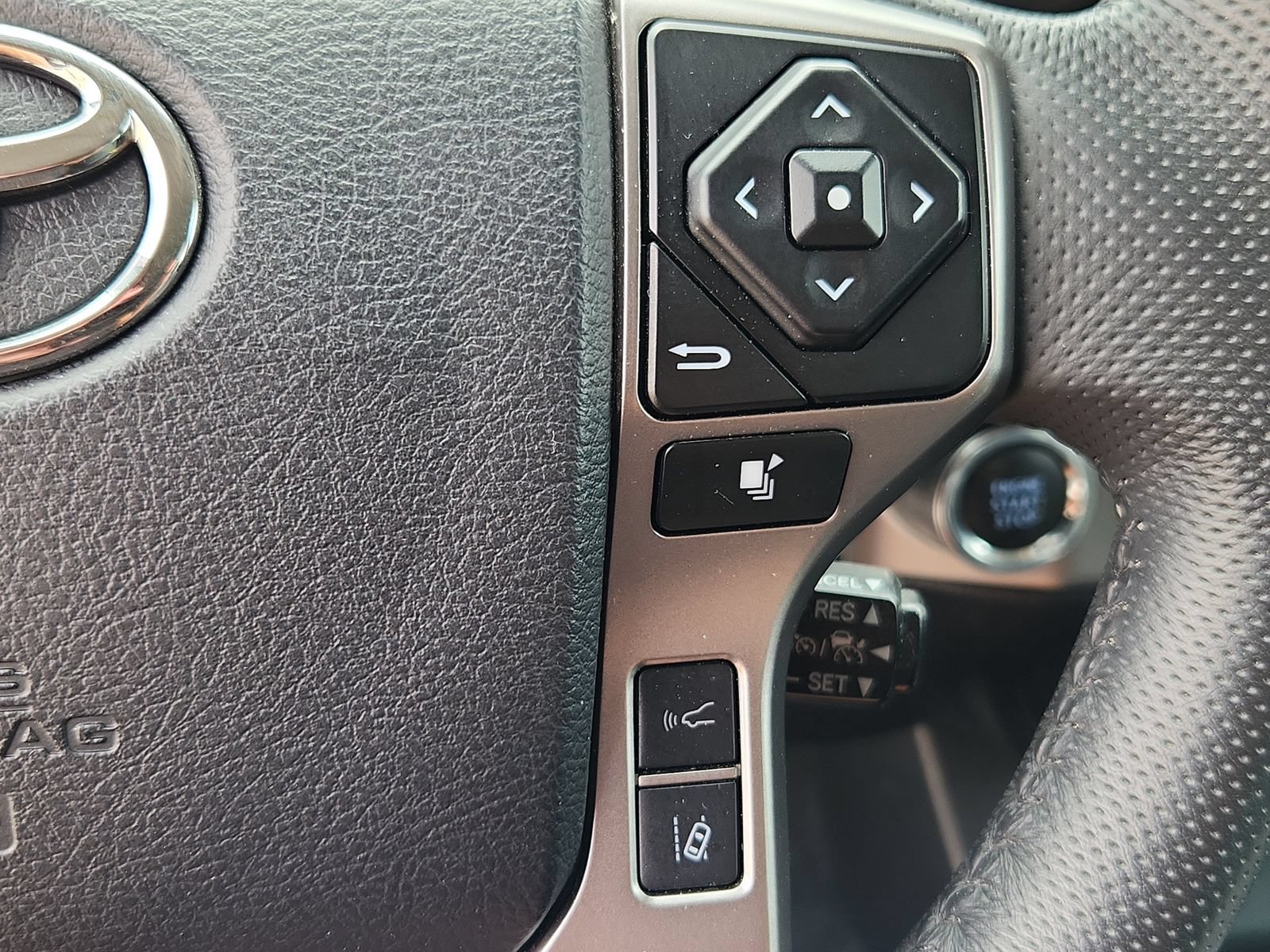 Used 2023 Toyota Tacoma SR5 w/ Technology Package AWD/4WD image 20