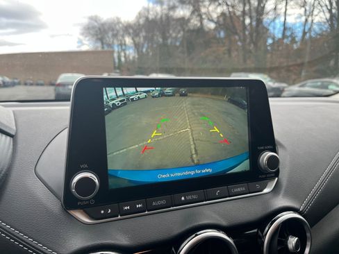 Used 2025 Nissan Sentra SV image 17