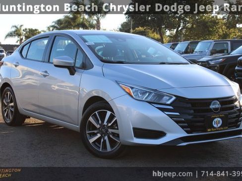 Used 2023 Nissan Versa SV image 1