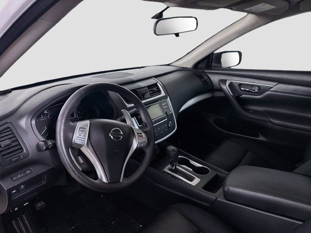 Used 2017 Nissan Altima 2.5 SR w/ Midnight Edition Package FWD image 22