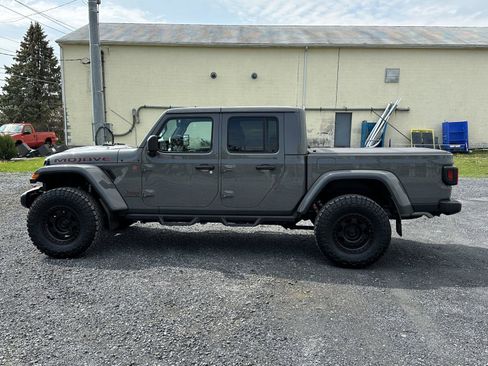 Used 2023 Jeep Gladiator Mojave w/ Cold Weather Group image 5